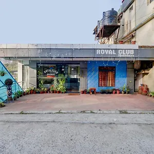 Oyo 86052 Royal Hotel Munnar